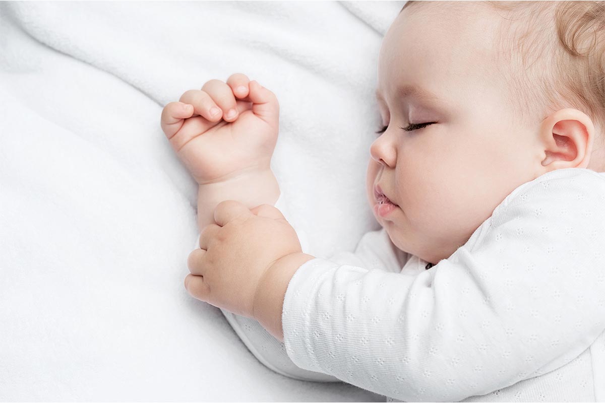 مقدار طبیعی خواب نوزاد چند ساعت است؟