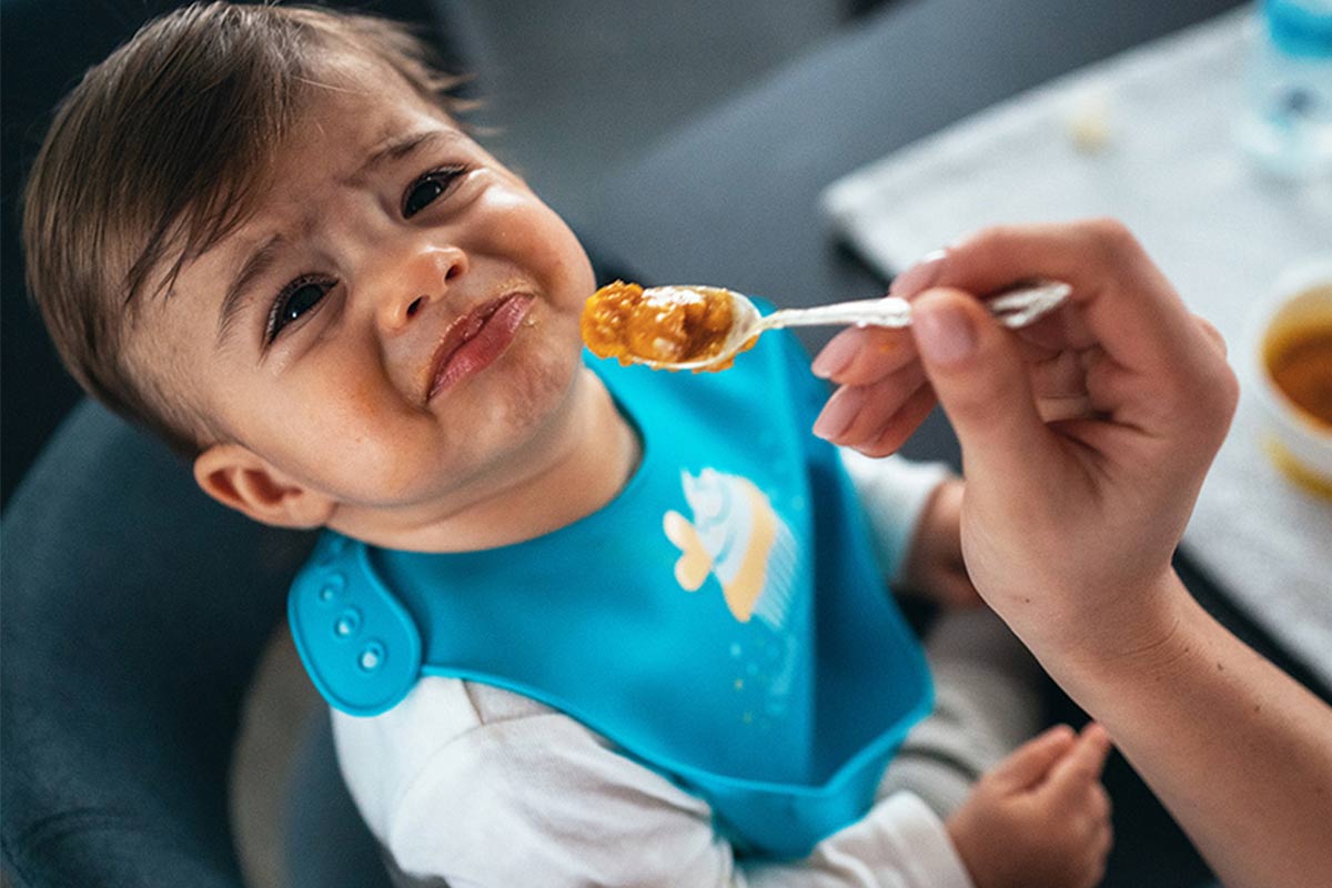 بد غذایی در کودک نوپا و شیوه های مقابله با آن