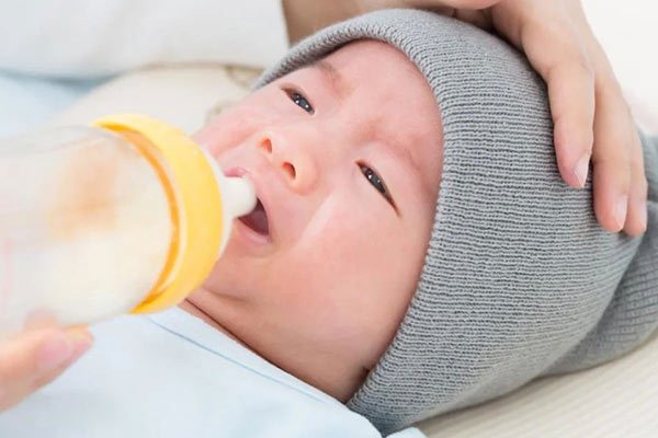 دلیل شیر نخوردن نوزاد چیست
