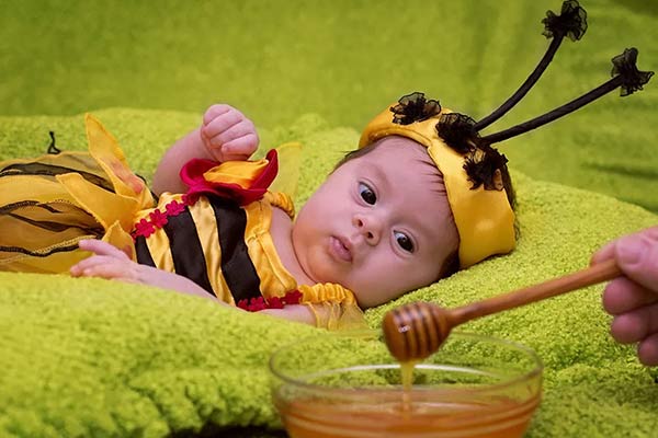 مضرات مصرف عسل برای نوزاد