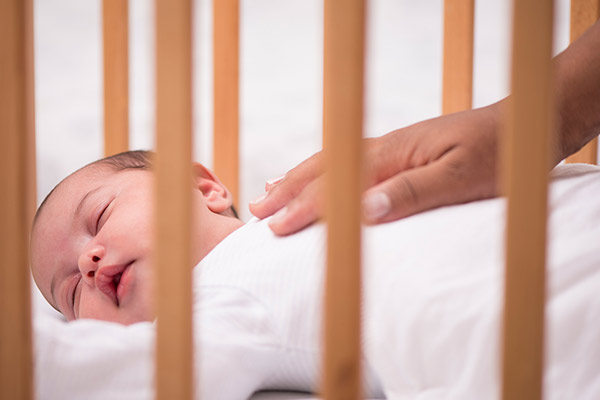 معمولا تنفس نوزاد در خواب چگونه است؟