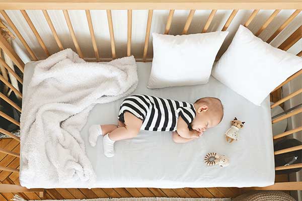 نشستن ملحفه تخت نوزاد باعث مریضی میشود؟