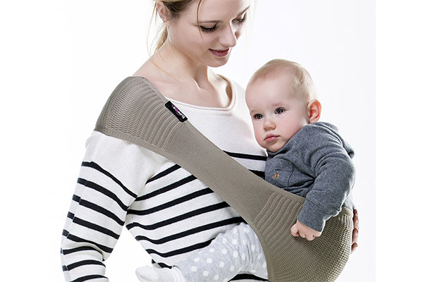هنگام خرید آغوشی برای نوزاد، توجه به چه نکاتی الزامی است؟